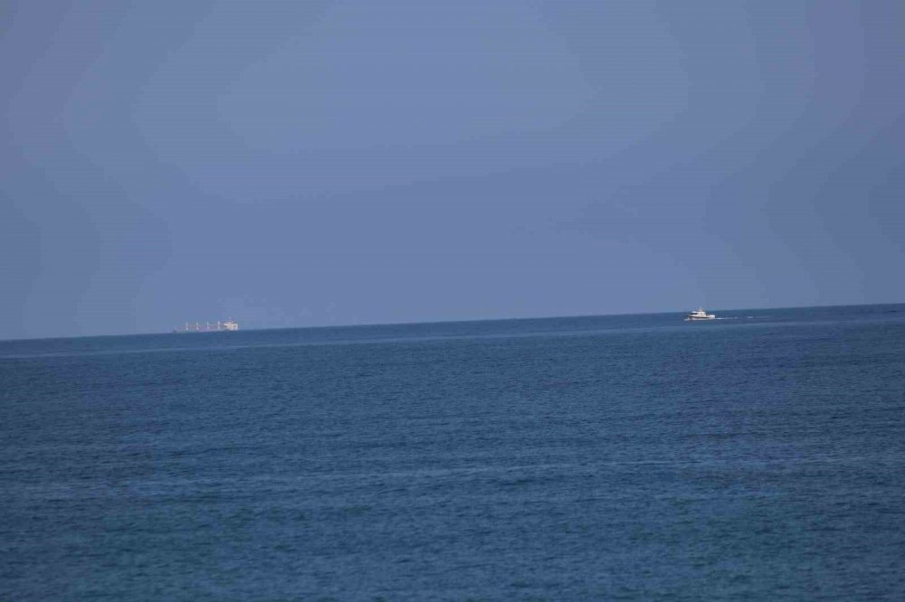 Karadeniz’de Batan Teknedeki 3 Kişiyi Arama Çalışmaları Sürüyor