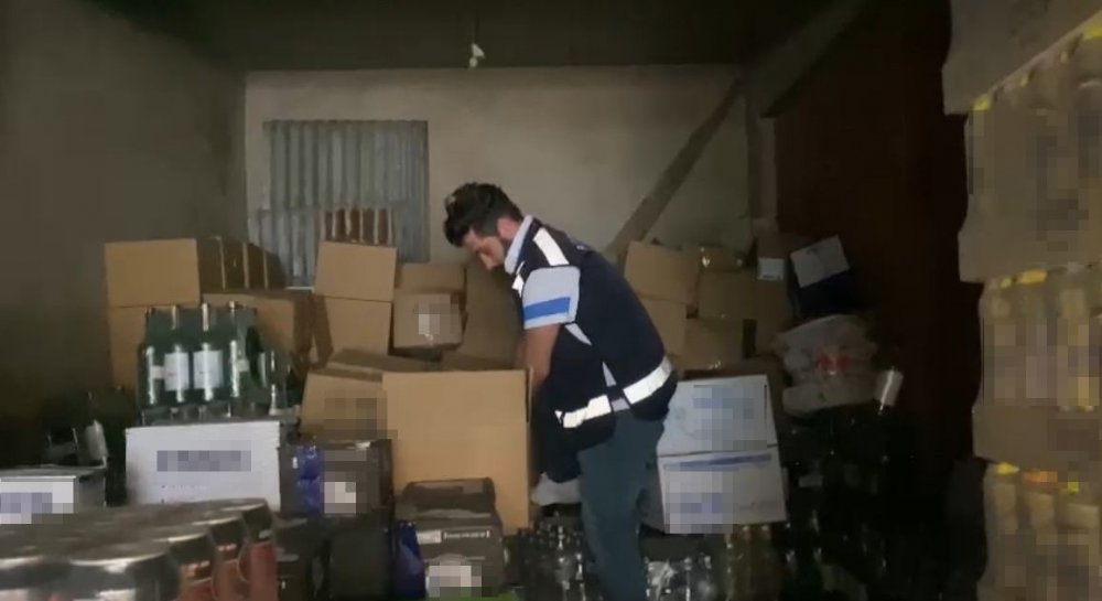 Samsun’da Sahte İçki Yapımında Kullanılan 2 Ton 652 Litre Etil Alkol Ele Geçirildi