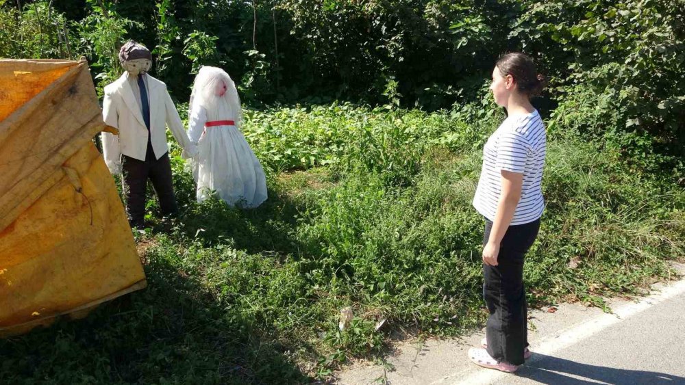 Trabzon ortahisar ilçesinde bir galip korkuluk , herkes resim çektiriyor