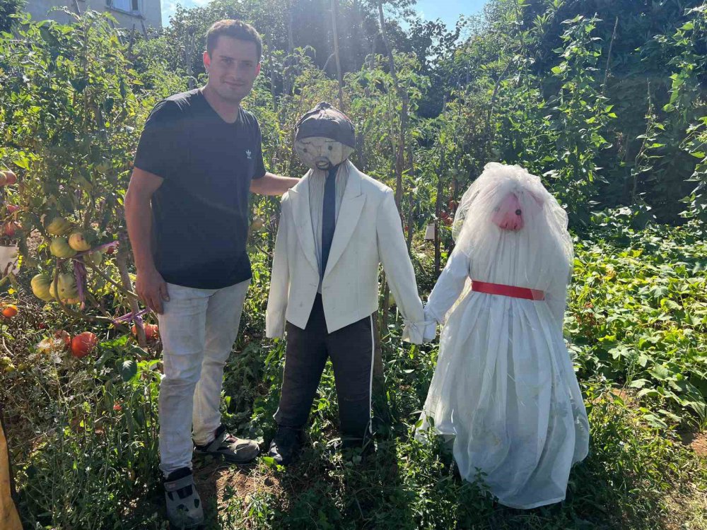 Trabzon ortahisar ilçesinde bir galip korkuluk , herkes resim çektiriyor