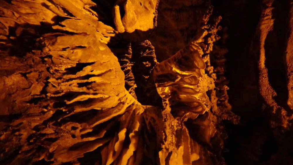 Dünyanın En Uzun İkinci Mağarasını Görmek İçin Binlerce Kilometrelik Yoldan Geliyorlar