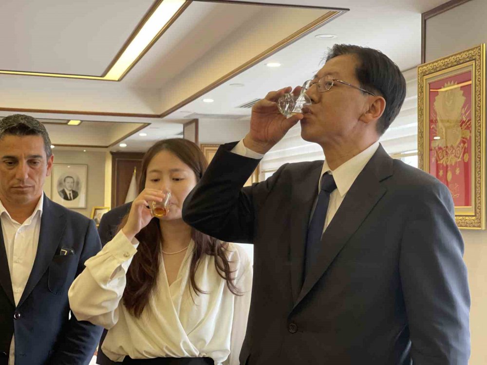 Çin Halk Cumhuriyeti Ankara Büyükelçisi Liu Rize'de , Rize Çayına Hayran Kaldı