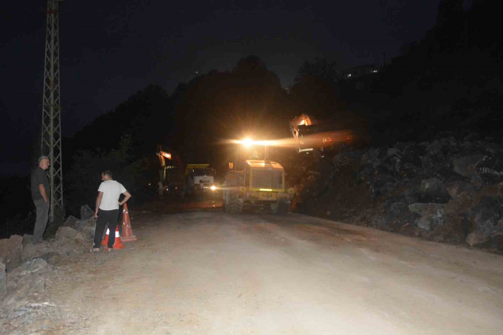 Ordu’daki Yol Çalışmasında Orantısız Patlatılan Dinamit, Karadeniz-akdeniz Yolunu 8 Saat Trafiğe Kapattı