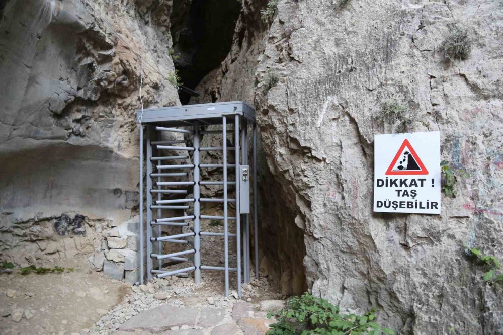 Artvin'de bulunan cehennem deresi kanyonunda ilginç uygulama