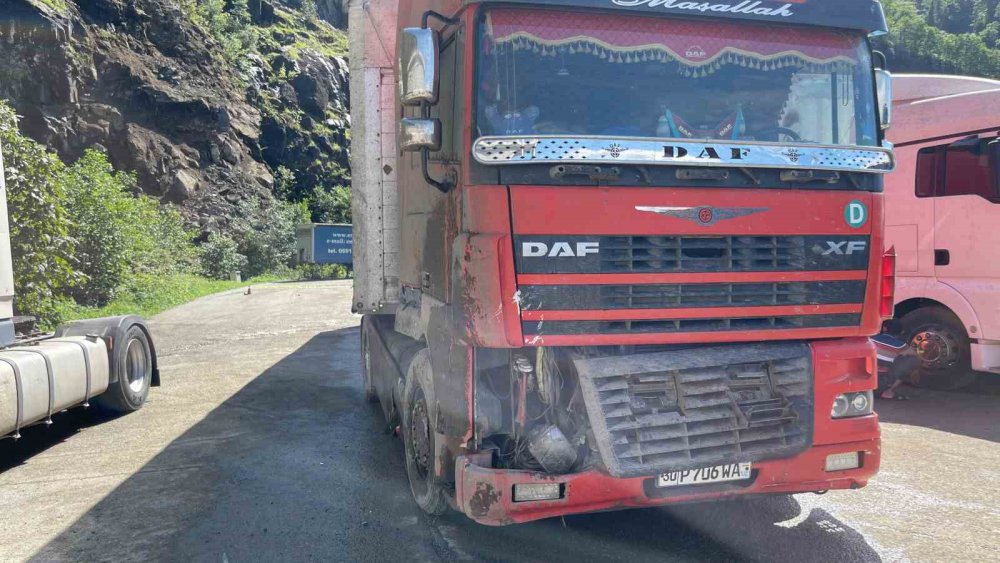 Artvin Hopa'da heyelan korkuttu