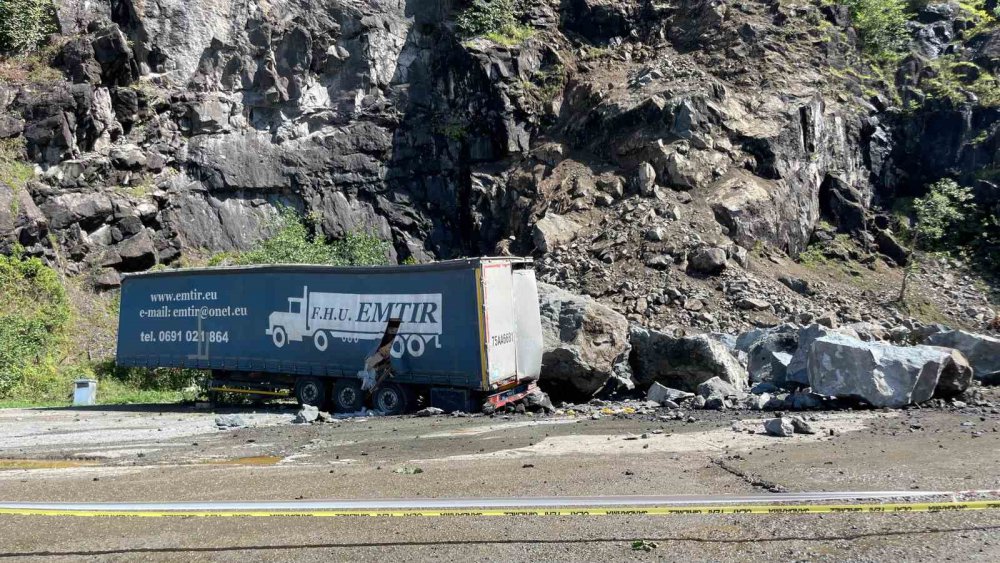 Artvin Hopa'da heyelan korkuttu