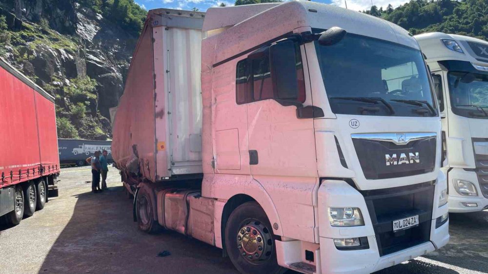 Artvin Hopa'da heyelan korkuttu