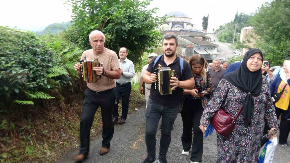 Rize'de Armonikanın unutulmaması için şenlik düzenlendi