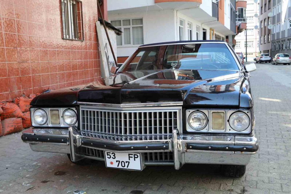 85 Yaşındaki Rizeli Mustafa Dede’nin 1973 Model Klasik Aracına Olan Aşkı Zamanı Durduruyor