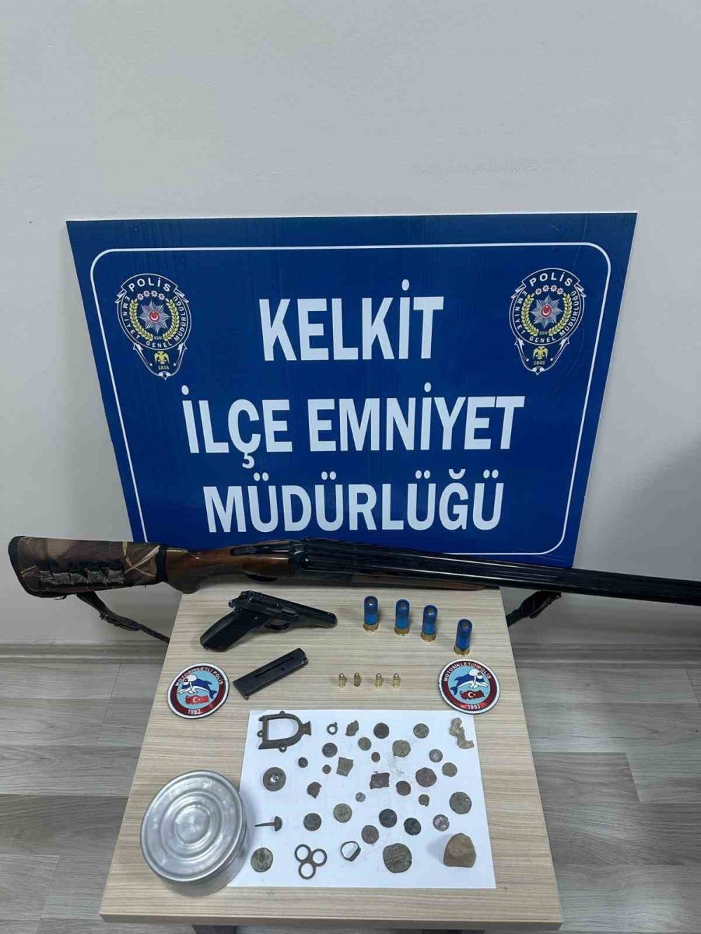 Gümüşhane’de Durdurulan Araçtan Roma Dönemine Ait Tarihi Eserler Çıktı