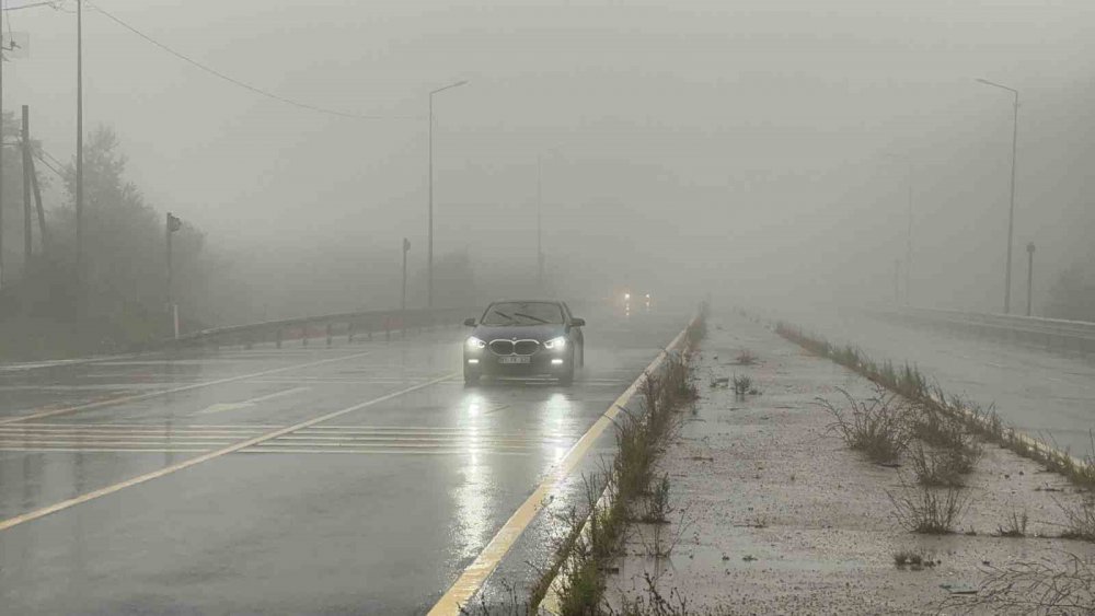 Bolu Dağı’nda Yoğun Sis: Görüş Mesafesi 20 Metre