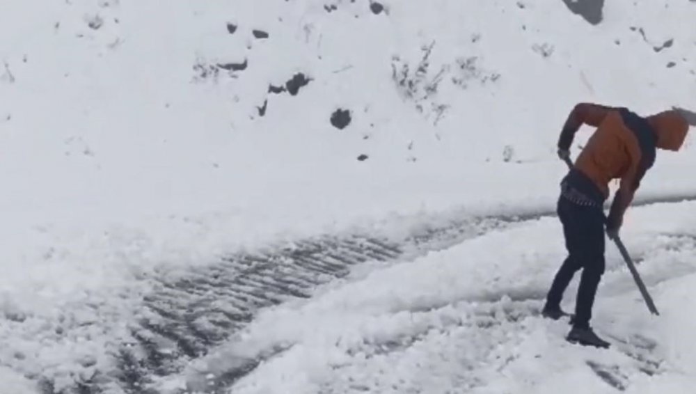 Artvin’de Macahel Geçidi Kar Nedeniyle Ulaşıma Kapandı