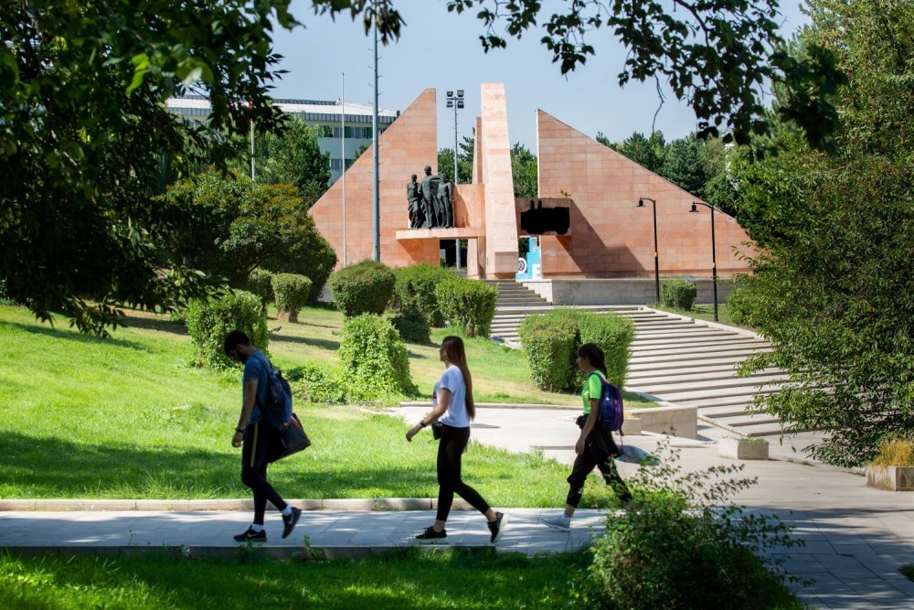 Bu Üniversitenin Öğrenci Sayısı 50 İlin Nüfusunda Daha Fazla