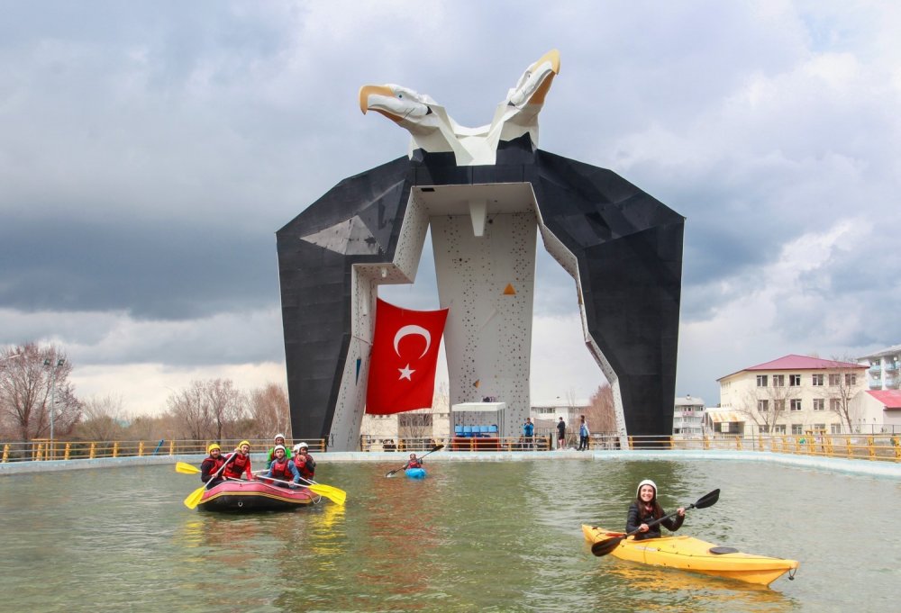 Bu Üniversitenin Öğrenci Sayısı 50 İlin Nüfusunda Daha Fazla