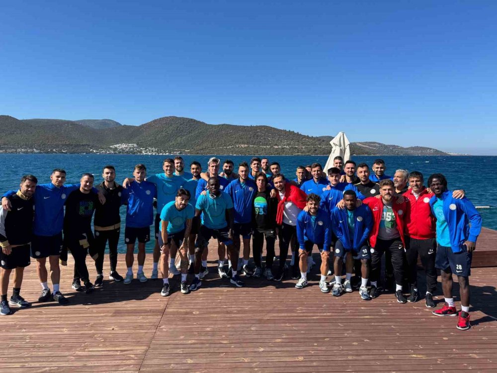 Çaykur Rizespor, sosyal medya hesabından Galibiyet Pozu yayınladı