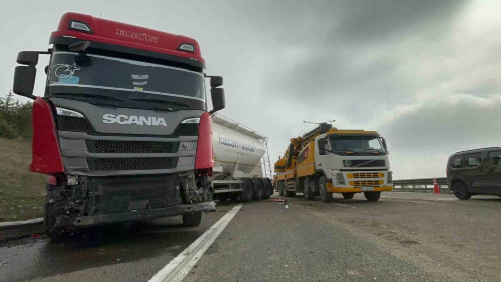 Tem’de Karşı Şeride Geçen Tanker Ortalığı Karıştırdı: 2 Yaralı