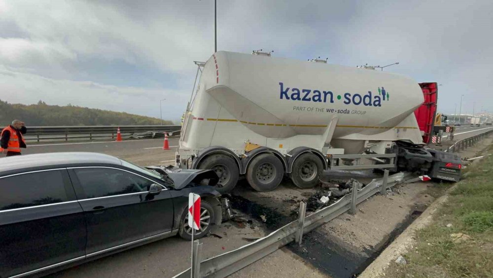 Tem’de Karşı Şeride Geçen Tanker Ortalığı Karıştırdı: 2 Yaralı