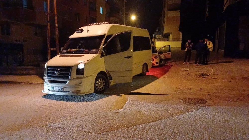 Çorum'da "dur" İhtarına Uymayan Sürücünün Minibüsü Otıoparka Çekildi: 45 Bin Lira Ceza Yazıldı