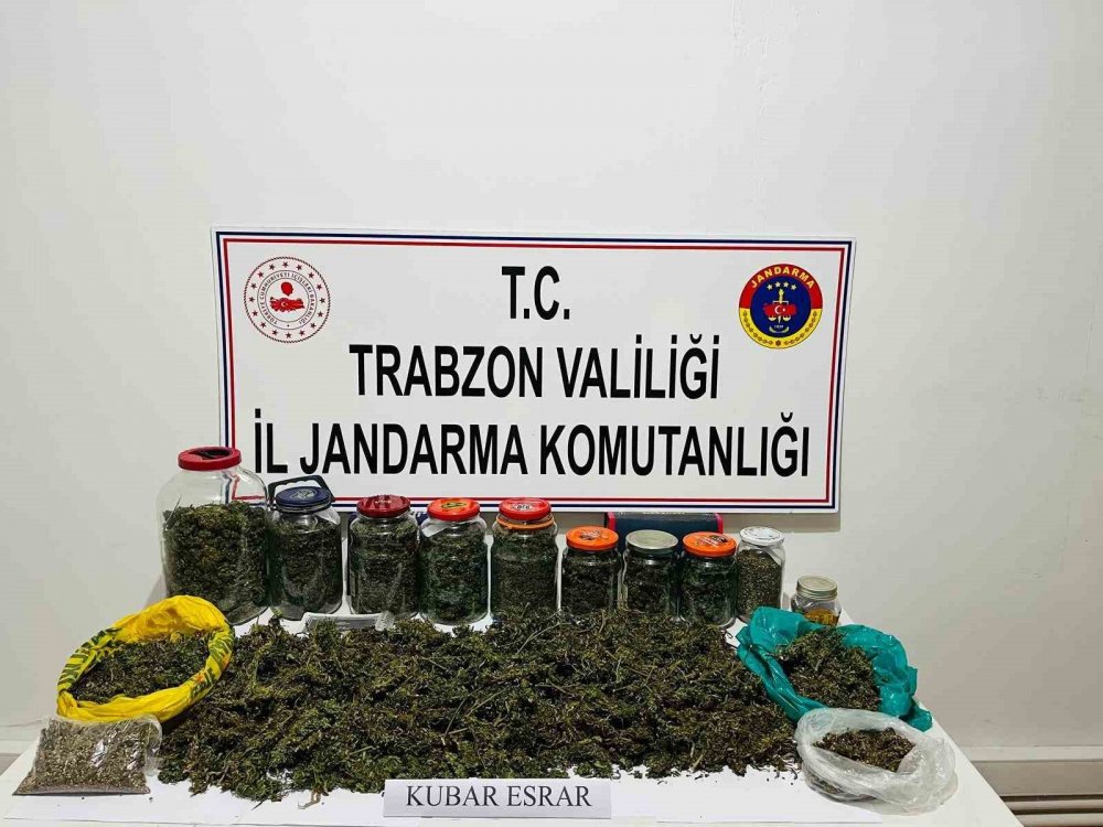 Trabzonlu esrar satıcısı esrarları kavanoz içinde buzdolabında saklamış