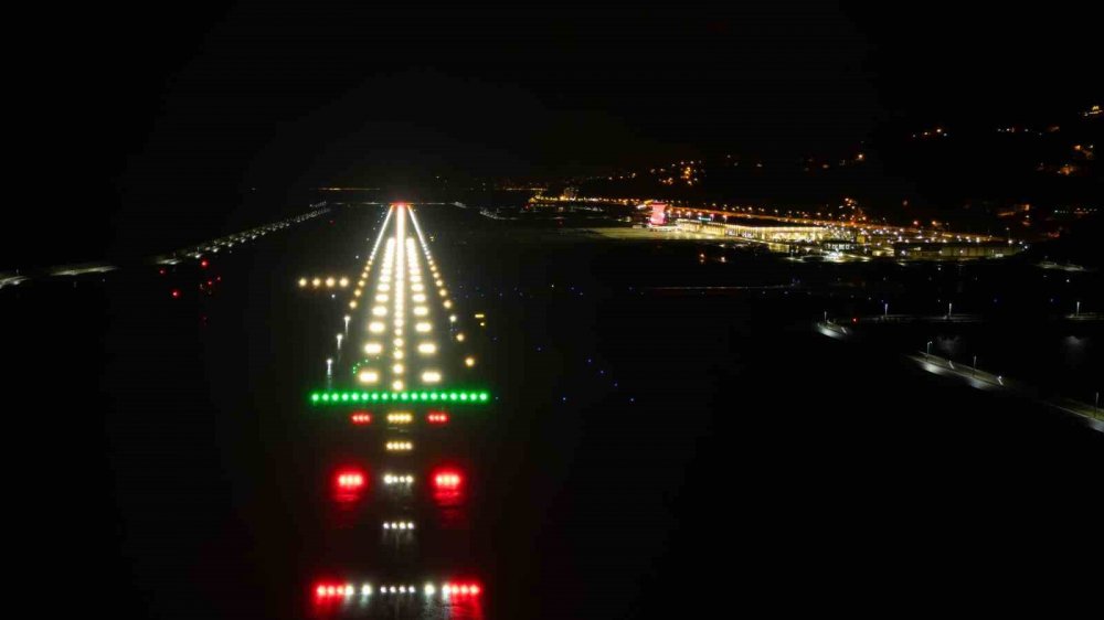 Ulaştırma Ve Altyapı Bakanı Abdulkadir Uraloğlu; Rize-Artvin Havalimanı’na Yeni Pist Aydınlatma Sistemine Yükseltildi