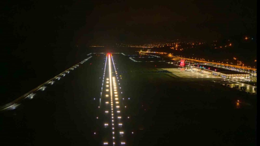 Ulaştırma Ve Altyapı Bakanı Abdulkadir Uraloğlu; Rize-Artvin Havalimanı’na Yeni Pist Aydınlatma Sistemine Yükseltildi