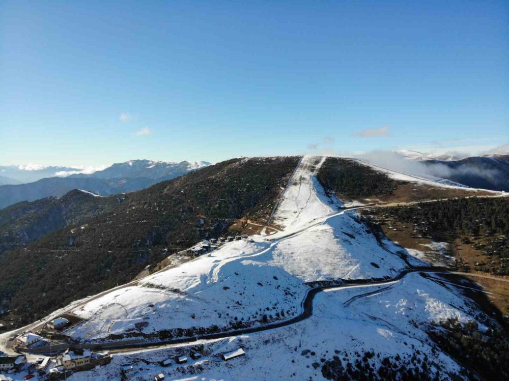 Bir Gecede Sonbahardan Kışa Geçen Zigana Türkiye’nin En Soğuk 2’inci Noktası Oldu
