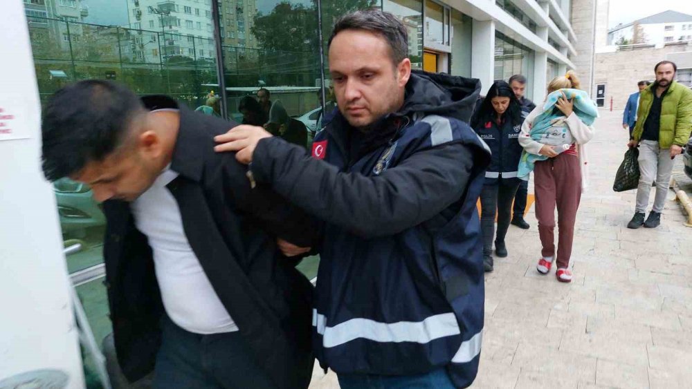 Samsun’da Evden 700 Bin Liralık Altın Çalan 3 Şüpheli Tutuklandı