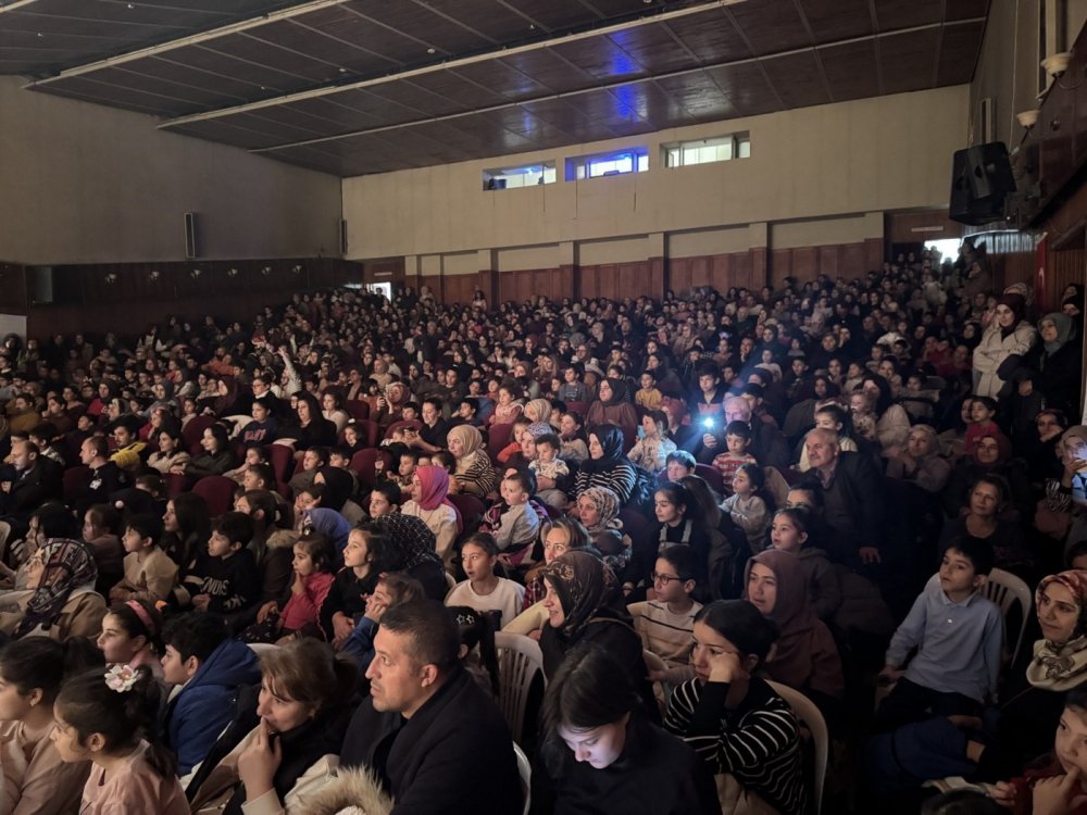 Çorum’da Çocuklar Müzikal İle Eğlendi
