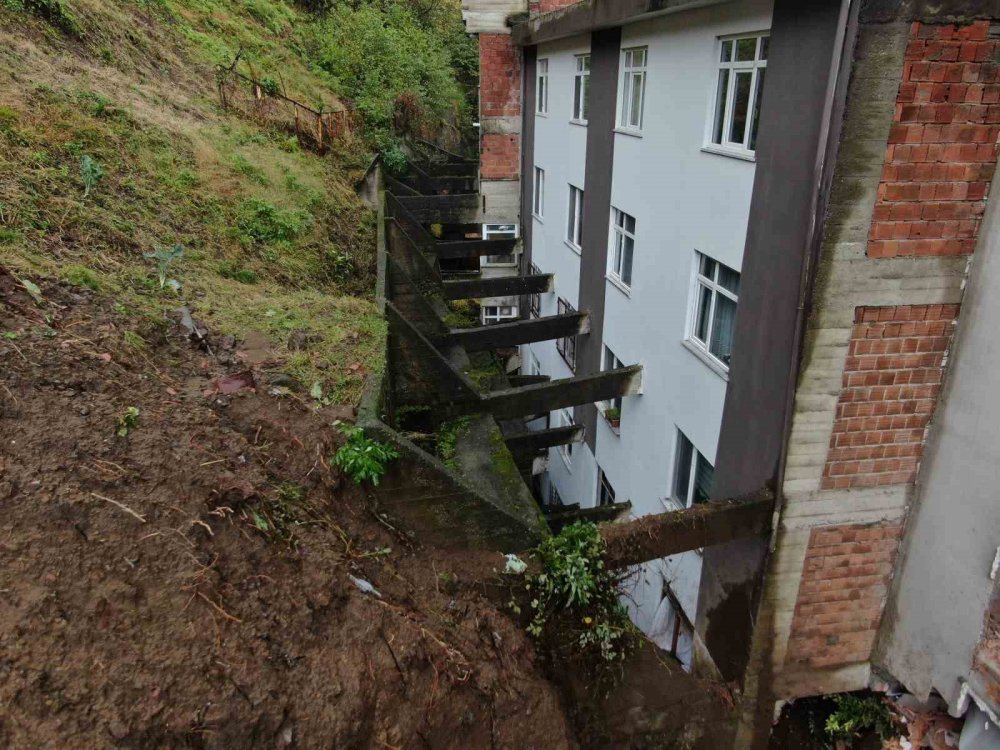 Rize’nin Çayeli İlçesinde Heyelanın Yaşandığı Alan Havadan Görüntülendi