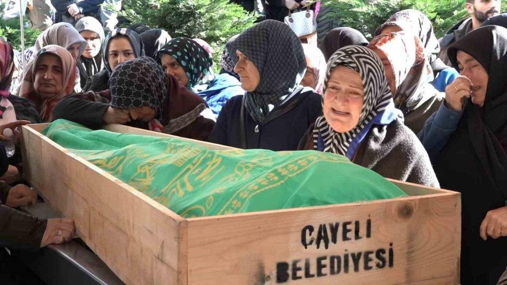 Rize’deki Heyelandan Hayatını Kaybeden Şahıs Son Yolculuğuna Uğurlandı
