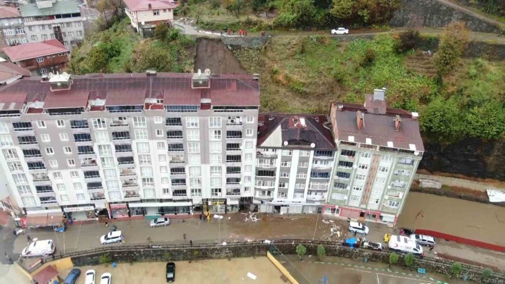 Çayeli Belediye Başkanı duyurdu , heyelandaki apartmanlar için karar