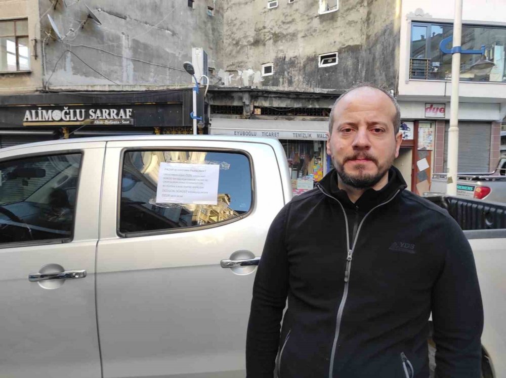 Rizenin  Pazar İlçesi'nde ilginç Barkomat protestosu