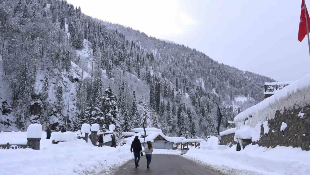 Ayder Yaylası’ndan Kar Manzaraları Mest etti