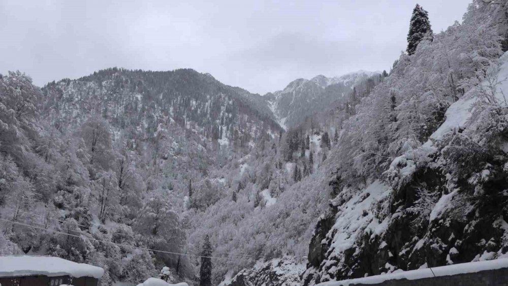 Ayder Yaylası’ndan Kar Manzaraları Mest etti