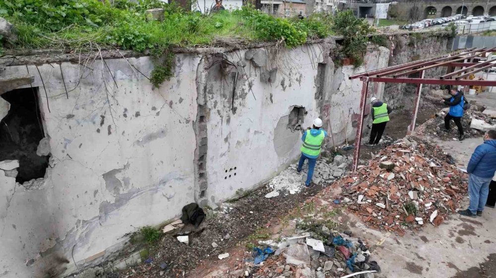 Trabzon’da Tarihi Surlarda Restorasyon Çalışmaları Başladı