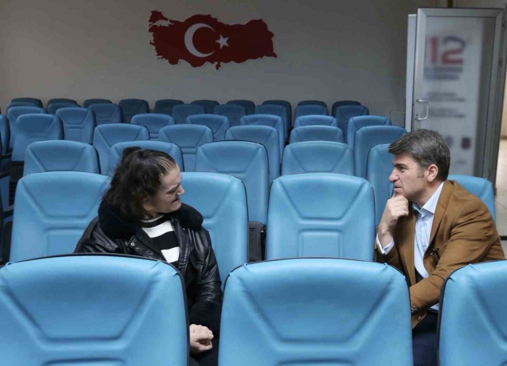 Vali, Engelli Ayşenur’a Makam Aracını Tahsis Etti