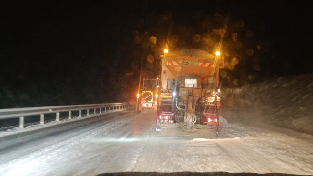 Aşkale’de Yoğun Kar Yağışı Etkili Oluyor
