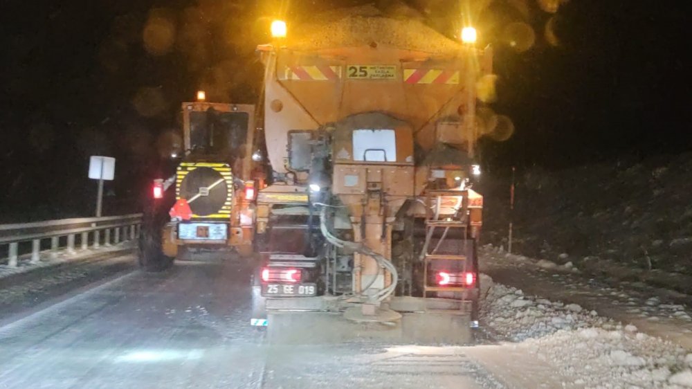 Aşkale’de Yoğun Kar Yağışı Etkili Oluyor