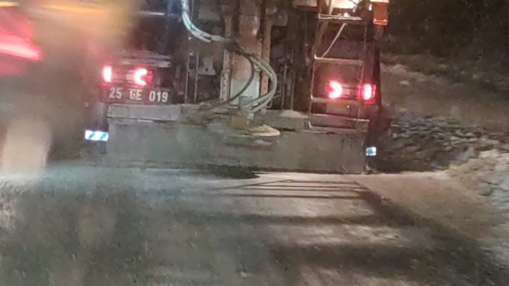 Aşkale’de Yoğun Kar Yağışı Etkili Oluyor