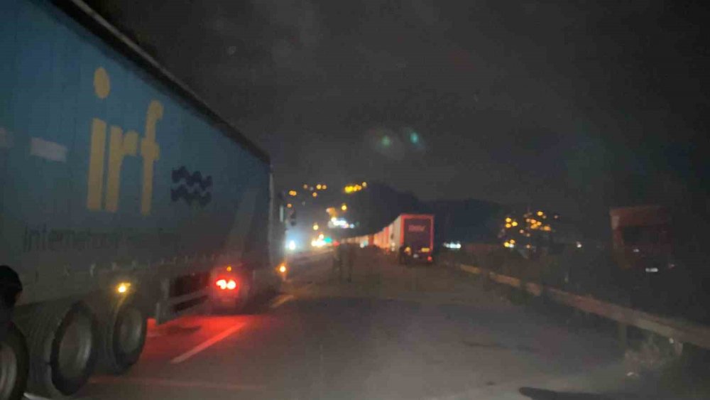 Artvin Hopa'da feci kaza , 1 ölü , 1 yaralı