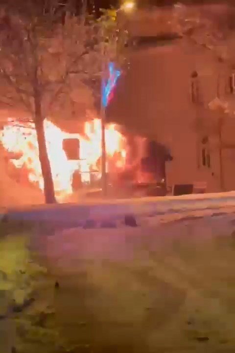 Gümüşhane'de Karayolu Kenarındaki Çay Ve Gözleme Tesisi Yandı