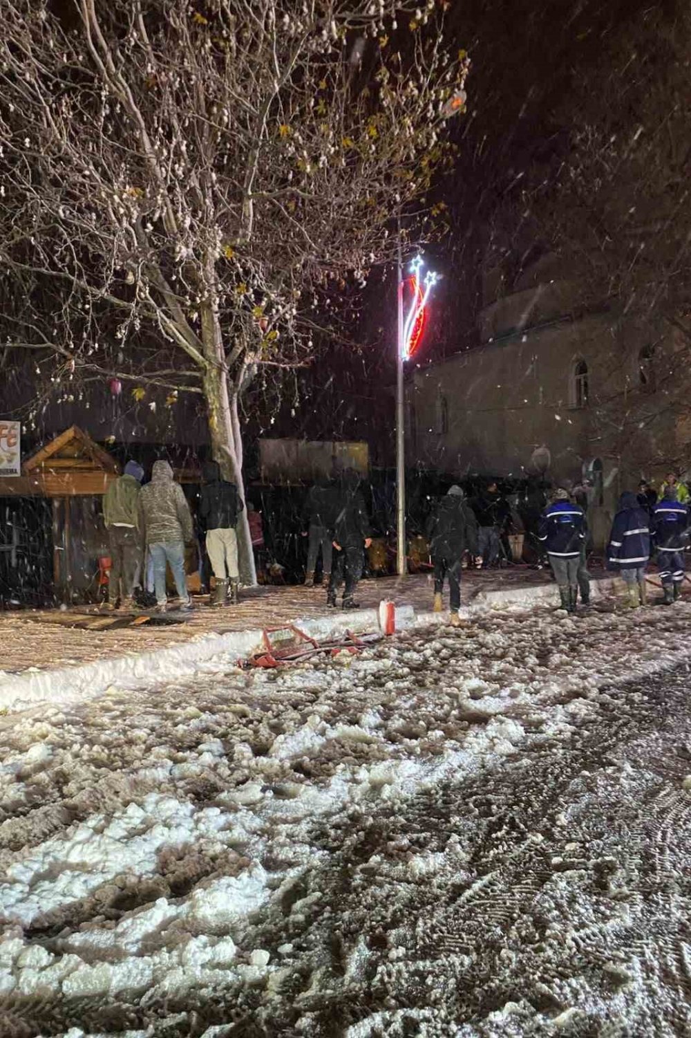 Gümüşhane'de Karayolu Kenarındaki Çay Ve Gözleme Tesisi Yandı