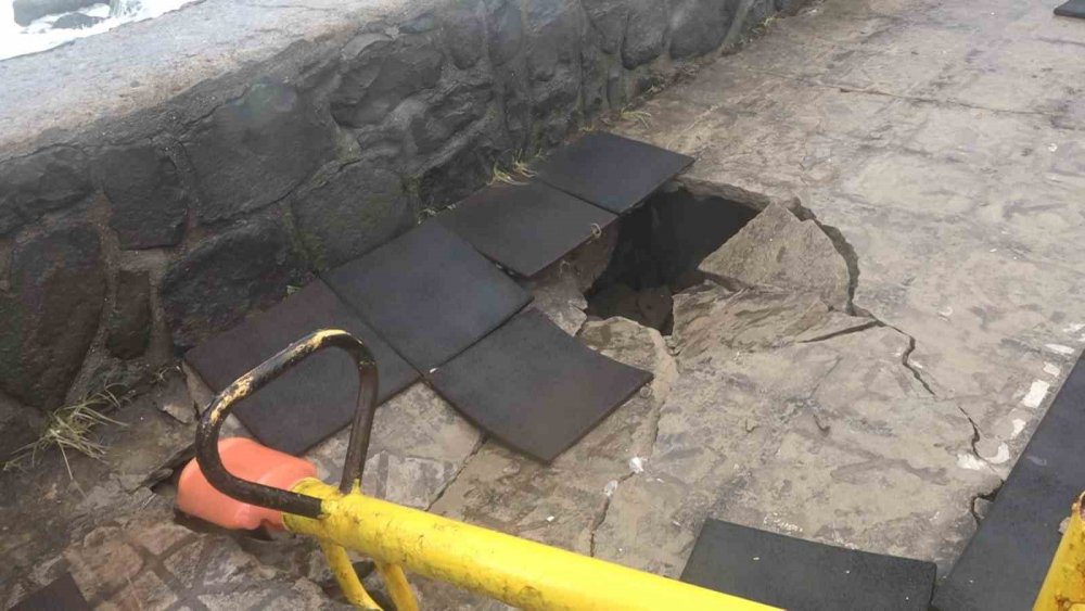 Rize’de Sabahı zor ett, , bir yandan kar , bir yandan fırtına