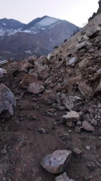 Artvin Ardanuç’ta Heyelan: 6 Köyün Ulaşım Yolu Kapandı