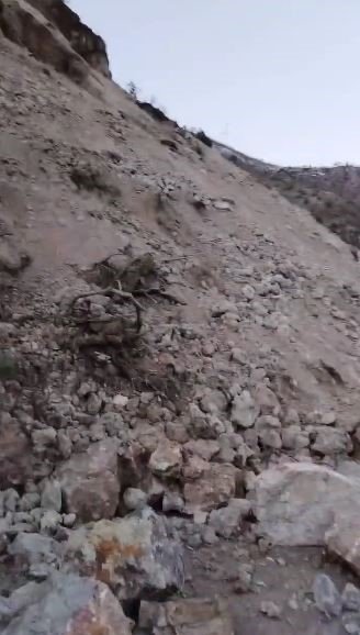 Artvin Ardanuç’ta Heyelan: 6 Köyün Ulaşım Yolu Kapandı