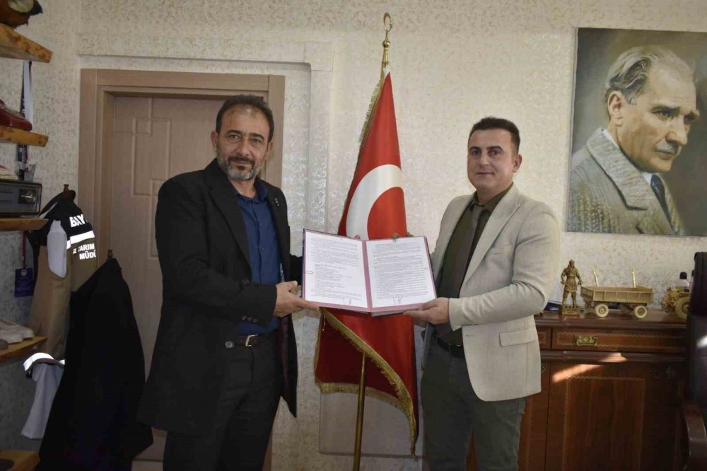 Sığırların Küpelendirme Ve Kimliklendirme İşlerini Artık Bayburt Sığır Yetiştiriciliği Birliği Yapacak