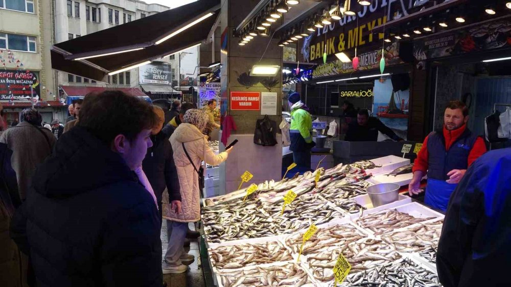 Karadeniz’de Mezgit Bereketi yaşanıyor , kilosu 50 tl'ye satılıyor