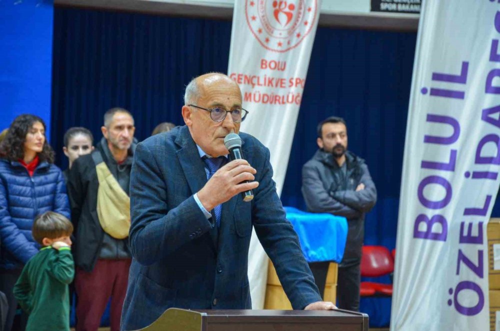 Bolu’da 33 Spor Kulübüne Yüzlerce Malzeme Dağıtıldı