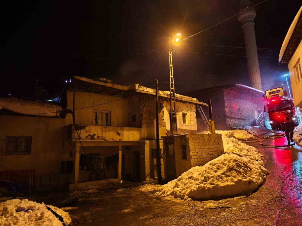 Yangında Mahsur Kalan Vatandaşı Afad Kurtardı