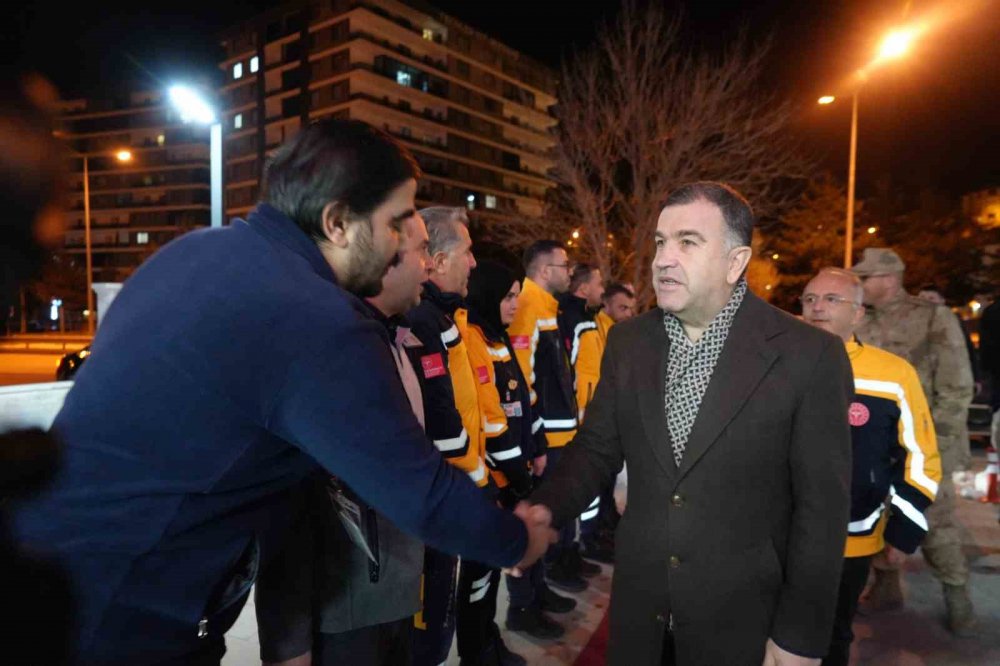 Bayburt’ta Yeni Yıla Görevi Başında Giren Güvenlik Güçleri Ve Sağlık Çalışanları Unutulmadı